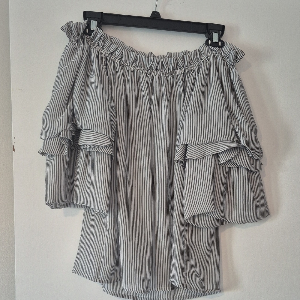 Giani Bernini Black and White Striped Ruffle Blouse
